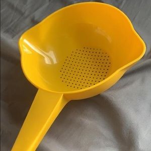 Tupperware strainer